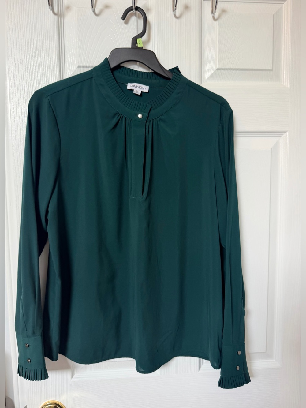 Calvin Klein XL Women's forest Green Long Sleeve Blouse. Deep green, classy